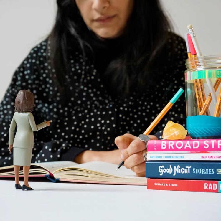Kamala Harris Action Figure Gallery Image 5