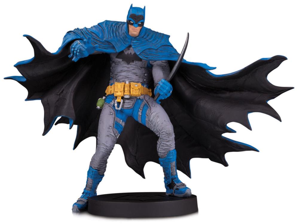 DC Designer Series Batman Limited Edition Statue (Rafael Grampa) Gallery Image 3