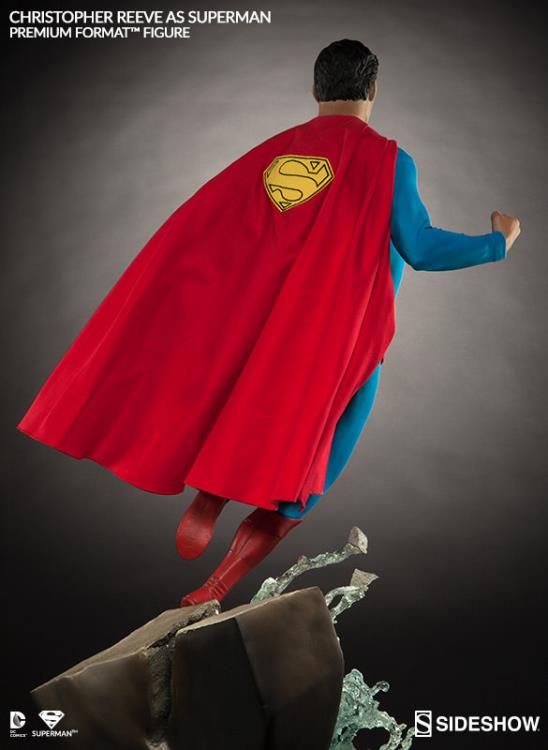 DC Comics Premium Format Superman (Christopher Reeve) Gallery Image 5