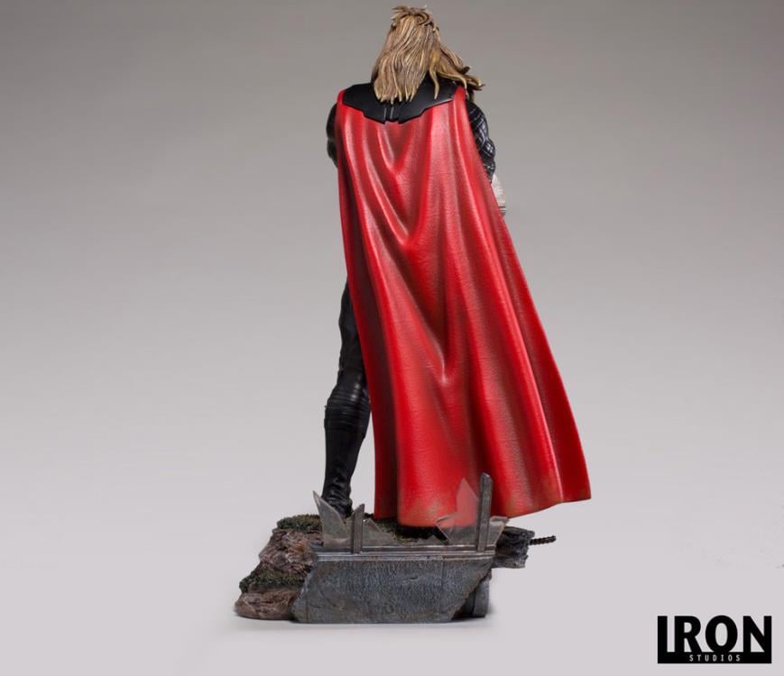 Avengers: Endgame Legacy Replica Thor 1/4 Scale Limited Edition Statue Gallery Image 8