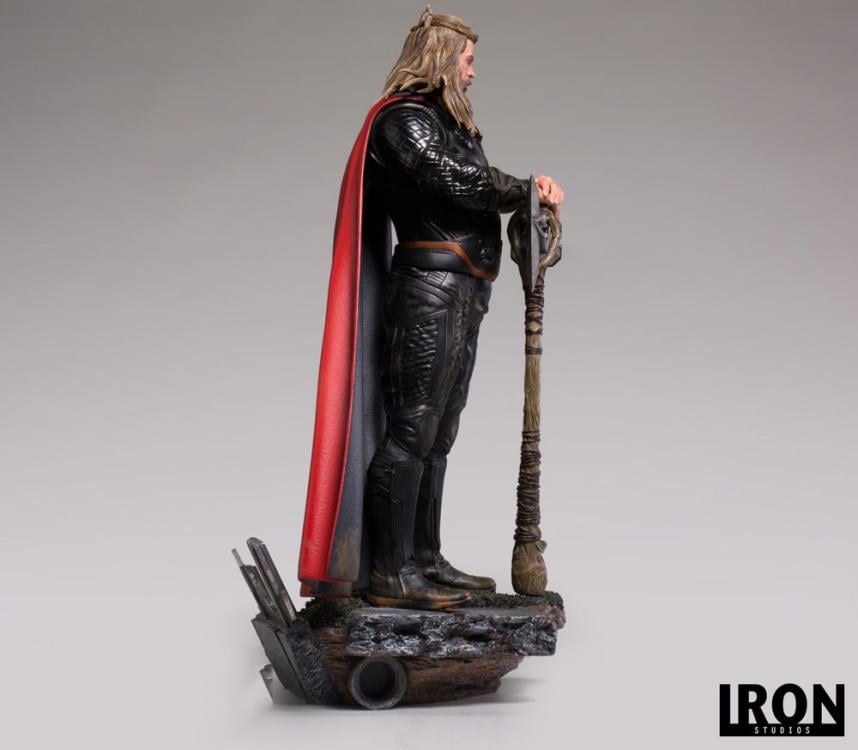 Avengers: Endgame Legacy Replica Thor 1/4 Scale Limited Edition Statue Gallery Image 7