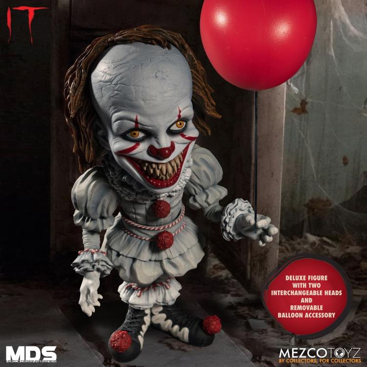 IT (2017) Mezco Designer Series Deluxe Pennywise Gallery Image 4