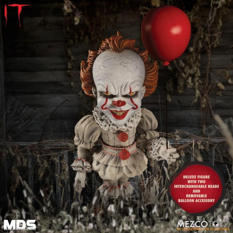 IT (2017) Mezco Designer Series Deluxe Pennywise Gallery Image 3