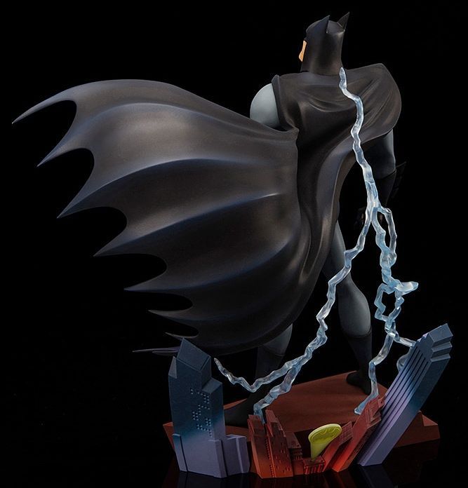Batman: The Animated Series ArtFX+ Batman (Opening Sequence) Statue Gallery Image 5