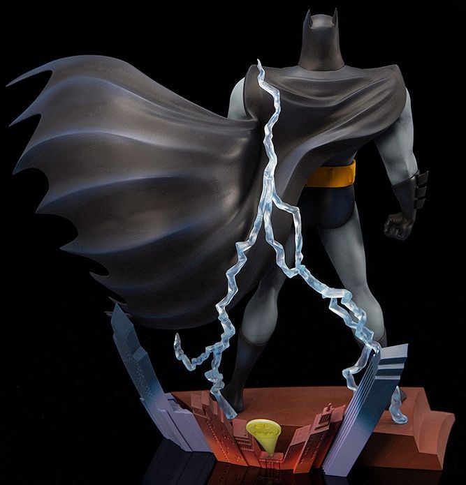 Batman: The Animated Series ArtFX+ Batman (Opening Sequence) Statue Gallery Image 4