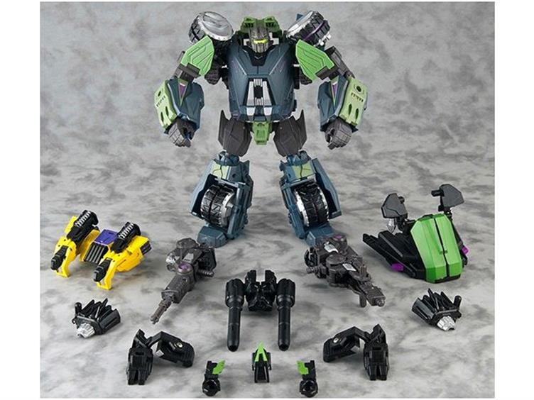 MBC002 Military Titans with MBC002-P Bonus Parts Gallery Image 1