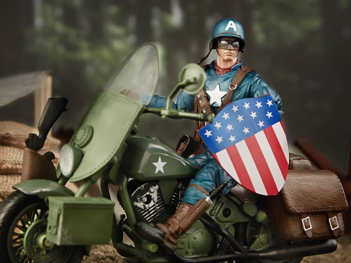 Ultimate Marvel Legends Captain America with Motorcycle Gallery Image 1