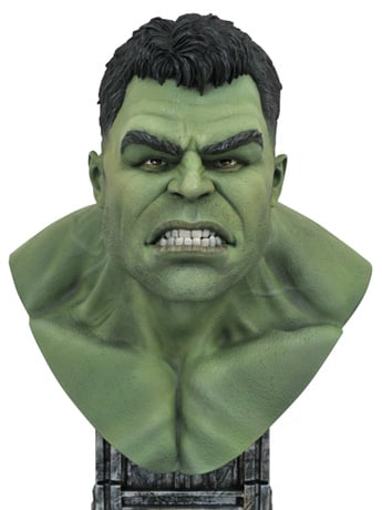 Thor: Ragnarok Legends in 3D Hulk 1/2 Scale Limited Edition Bust Gallery Image 2