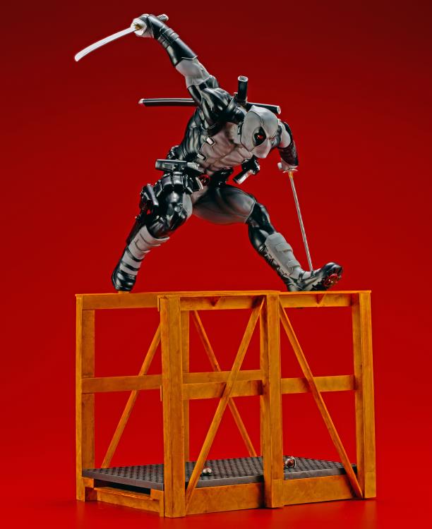 Marvel Now ArtFX Super Deadpool (X-Force) Limited Edition Exclusive Statue Gallery Image 4