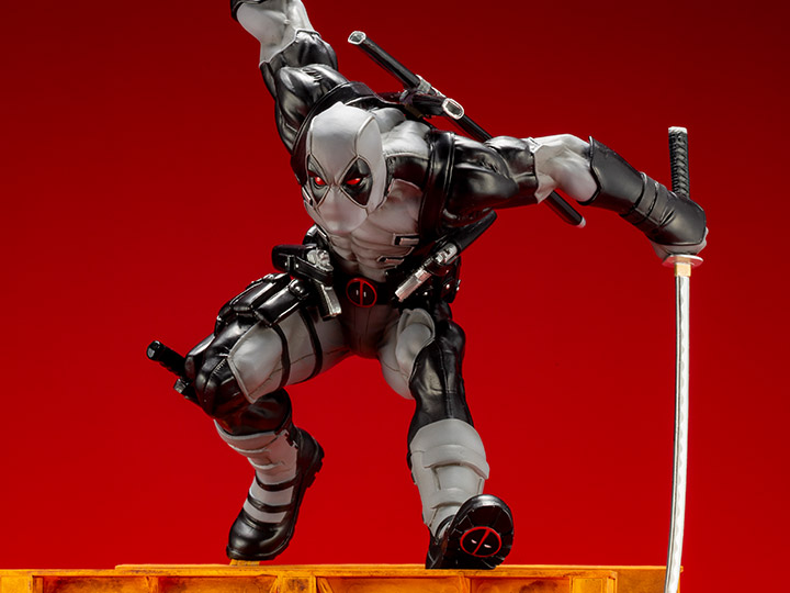 Marvel Now ArtFX Super Deadpool (X-Force) Limited Edition Exclusive Statue Gallery Image 1