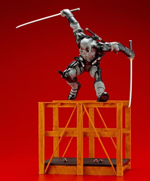 Marvel Now ArtFX Super Deadpool (X-Force) Limited Edition Exclusive Statue Gallery Image 3