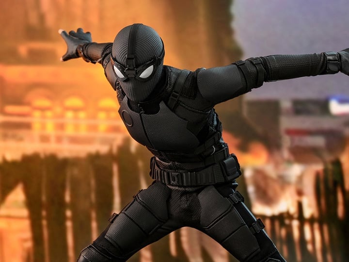 Spider-Man: Far From Home MMS540 Spider-Man (Stealth Suit) 1/6th Scale Collectible Figure Gallery Image 1