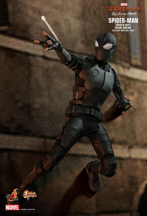 Spider-Man: Far From Home MMS541 Spider-Man (Stealth Suit) Deluxe 1/6th Scale Collectible Figure Gallery Image 7