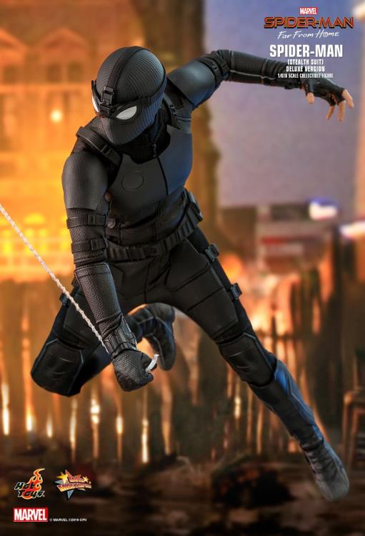Spider-Man: Far From Home MMS541 Spider-Man (Stealth Suit) Deluxe 1/6th Scale Collectible Figure Gallery Image 10