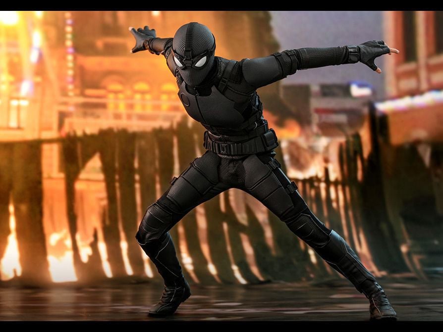 Spider-Man: Far From Home MMS541 Spider-Man (Stealth Suit) Deluxe 1/6th Scale Collectible Figure Gallery Image 13