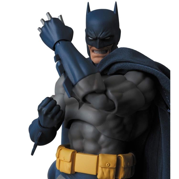 MAFEX マフェックス No.105 BATMAN HUSH s-l400.jpg