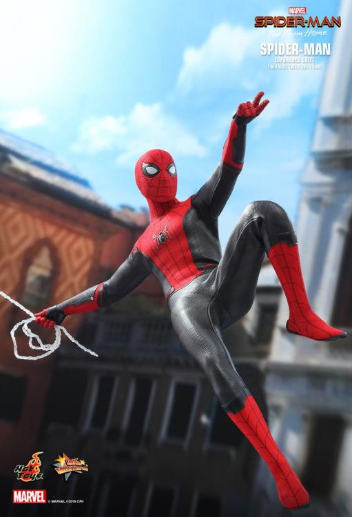 Spider-Man: Far From Home MMS542 Spider-Man (Upgraded Suit) 1/6th Scale Collectible Figure Gallery Image 7