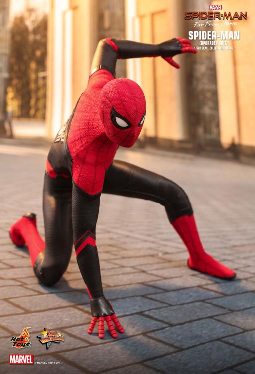 Spider-Man: Far From Home MMS542 Spider-Man (Upgraded Suit) 1/6th Scale Collectible Figure Gallery Image 8