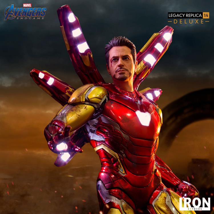 Avengers: Endgame Legacy Replica Iron Man Deluxe 1/4 Scale Limited Edition Statue Gallery Image 17