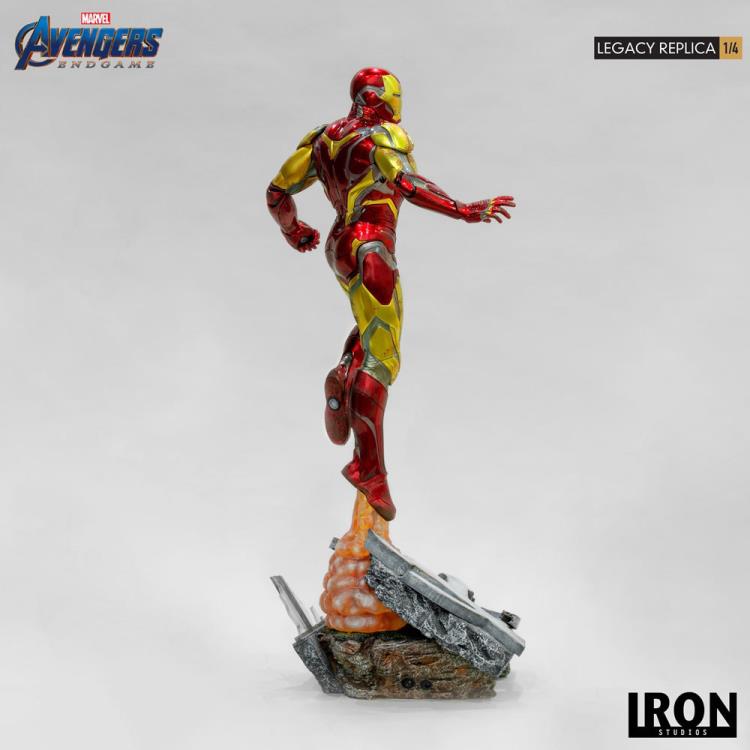 Avengers: Endgame Legacy Replica Iron Man Deluxe 1/4 Scale Limited Edition Statue Gallery Image 11