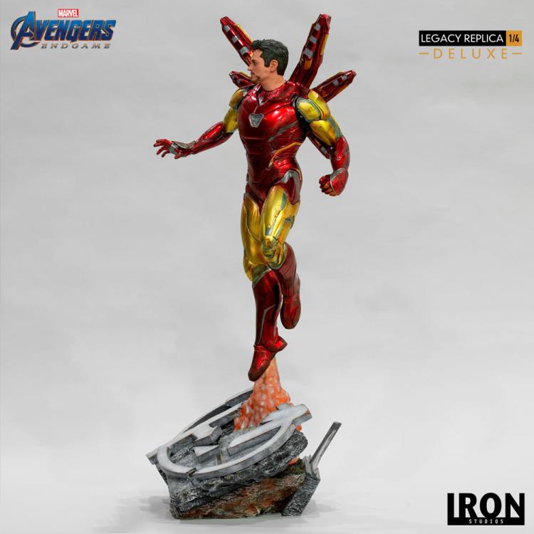 Avengers: Endgame Legacy Replica Iron Man Deluxe 1/4 Scale Limited Edition Statue Gallery Image 7