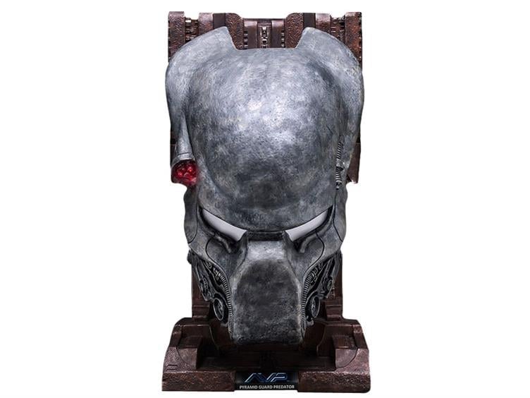 Pyramid Guard Predator Mask Prop Replica Gallery Image 1
