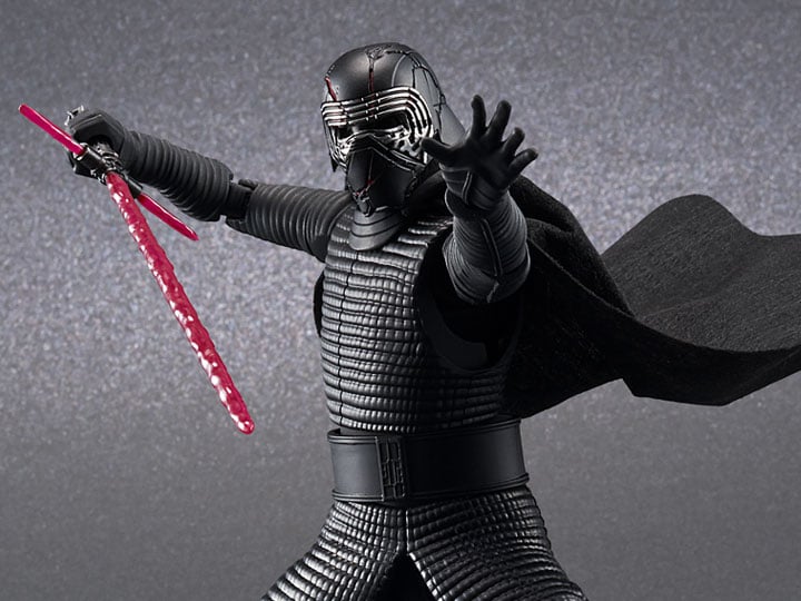 Star Wars: The Rise of Skywalker Kylo Ren 1/12 Scale Model Kit Gallery Image 1