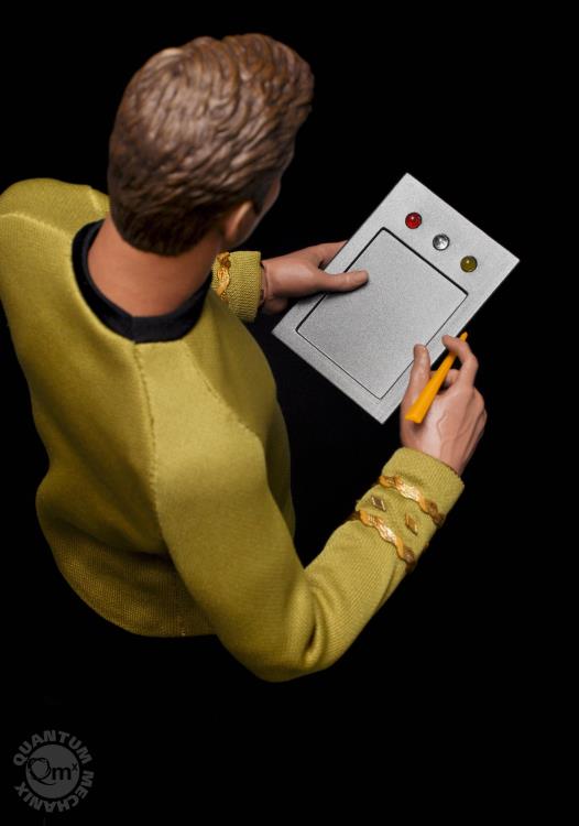 Star Trek: The Original Series Captain Kirk 1/6 Scale Limited Edition Figure Gallery Image 7
