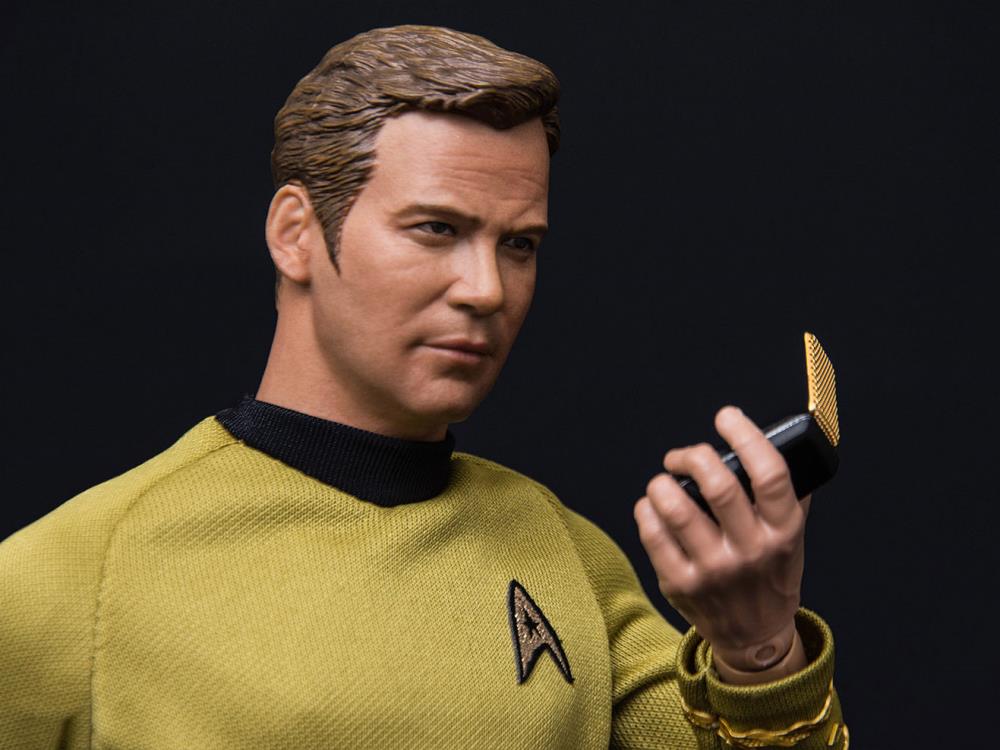 Star Trek: The Original Series Captain Kirk 1/6 Scale Limited Edition Figure Gallery Image 6
