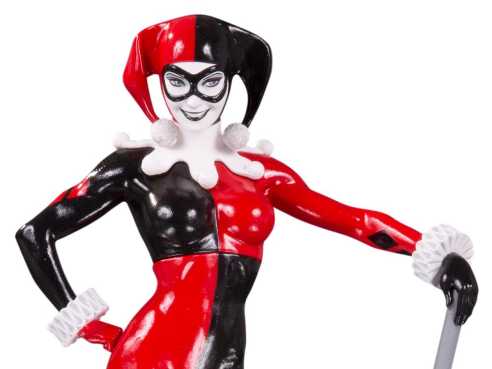 DC Comics Red White & Black Harley Quinn Limited Edition Statue (Adam Hughes) Gallery Image 5