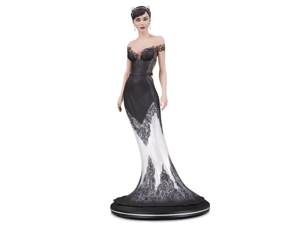 Cover Girls of the DC Universe Catwoman Limited Edition Statue (Joelle Jones) Gallery Image 3