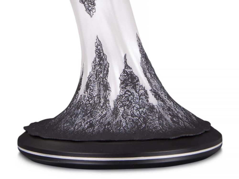Cover Girls of the DC Universe Catwoman Limited Edition Statue (Joelle Jones) Gallery Image 7