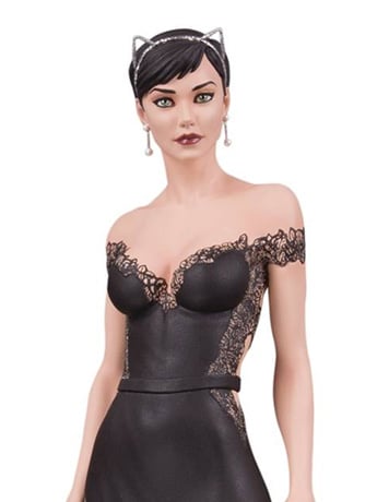 Cover Girls of the DC Universe Catwoman Limited Edition Statue (Joelle Jones) Gallery Image 2