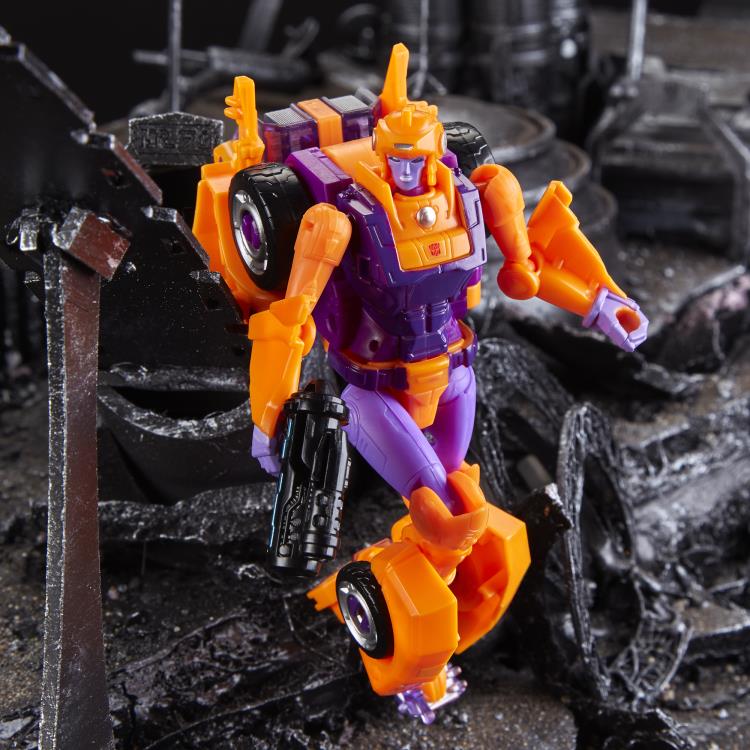 Transformers Generations Selects Deluxe Lancer Gallery Image 5