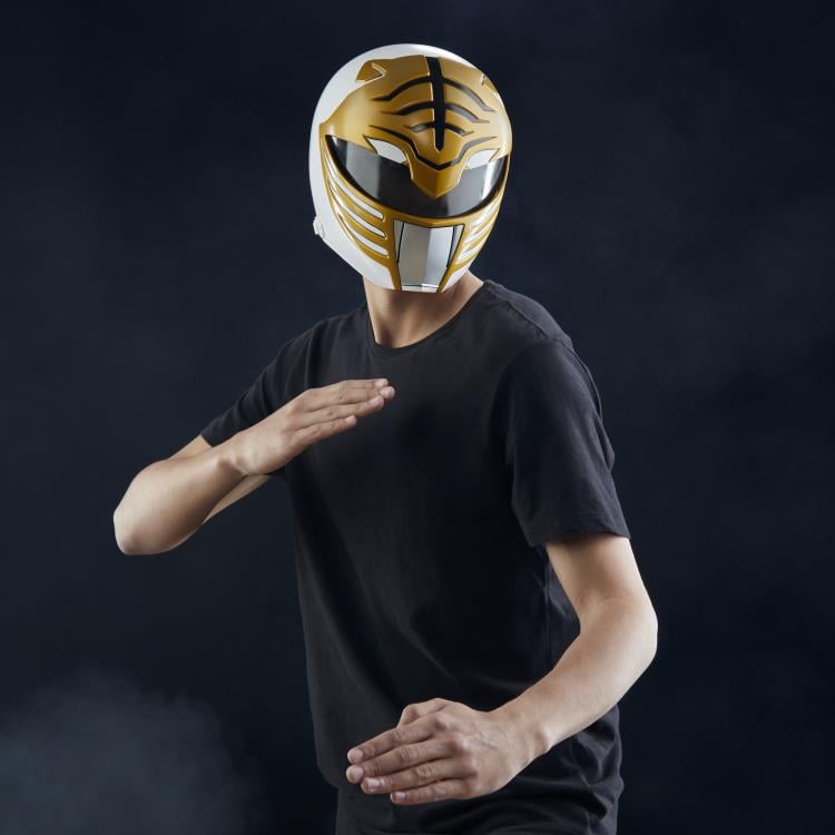 Mighty Morphin Power Rangers Lightning Collection White Ranger 1:1 Scale Wearable Helmet Gallery Image 11