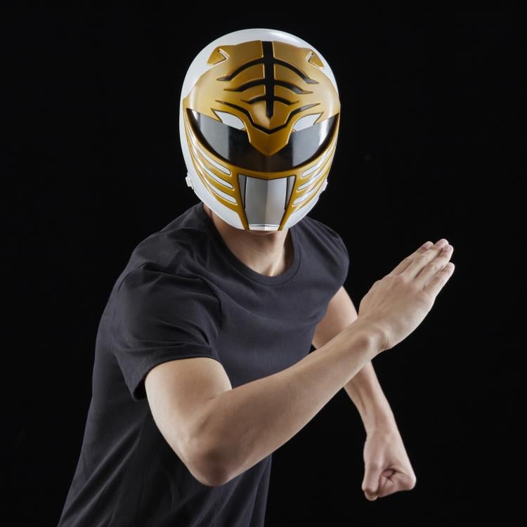 Mighty Morphin Power Rangers Lightning Collection White Ranger 1:1 Scale Wearable Helmet Gallery Image 7