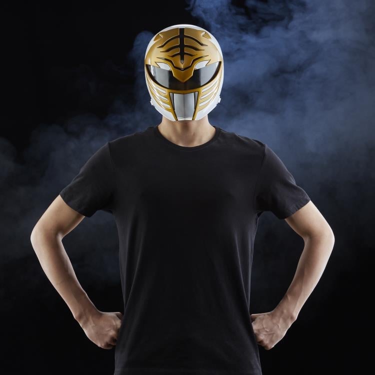 Mighty Morphin Power Rangers Lightning Collection White Ranger 1:1 Scale Wearable Helmet Gallery Image 4