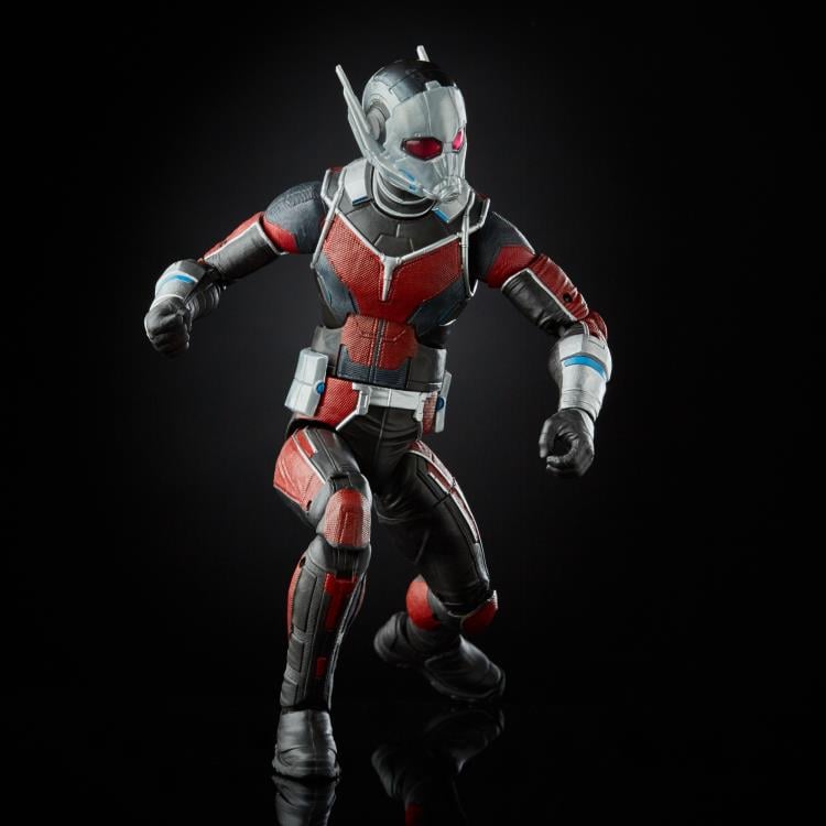 Captain America: Civil War Marvel Legends Deluxe Giant-Man Gallery Image 6