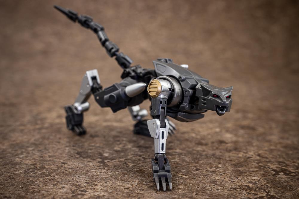 Reformatted R-40 Jaguar With Tyrantron Upgrade Kit Gallery Image 6