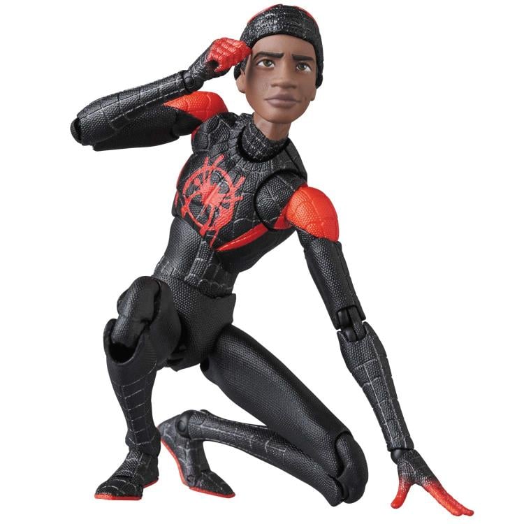 Spider-Man: Into the Spider-Verse MAFEX No.107 Spider-Man Action Figure Gallery Image 12