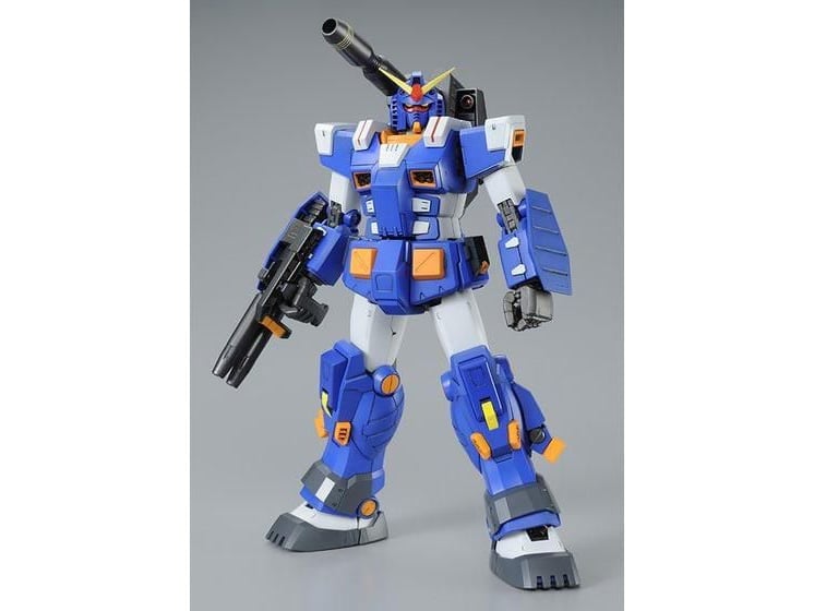 Mobile Suit Gundam: Bonds of the Battlefield MG Full Armor Gundam (Blue Color Ver.) Exclusive 1/100 Scale Model Kit Gallery Image 3