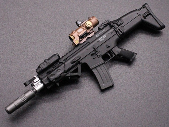 MK16 Rifle (C) 1/6 Scale Weapon Set Gallery Image 1