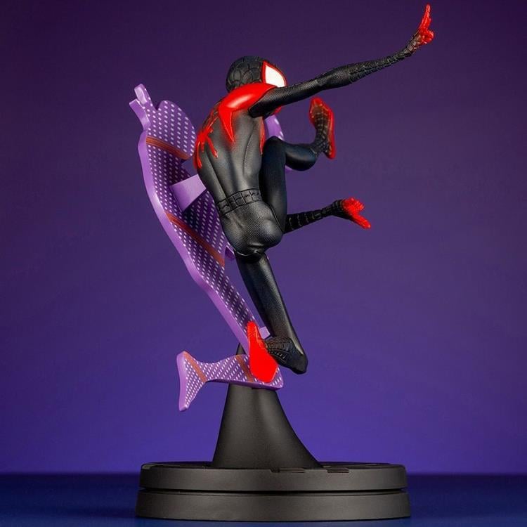 Spider-Man: Into the Spider-Verse ArtFX+ Spider-Man (Hero Suit Ver.) Statue Gallery Image 10