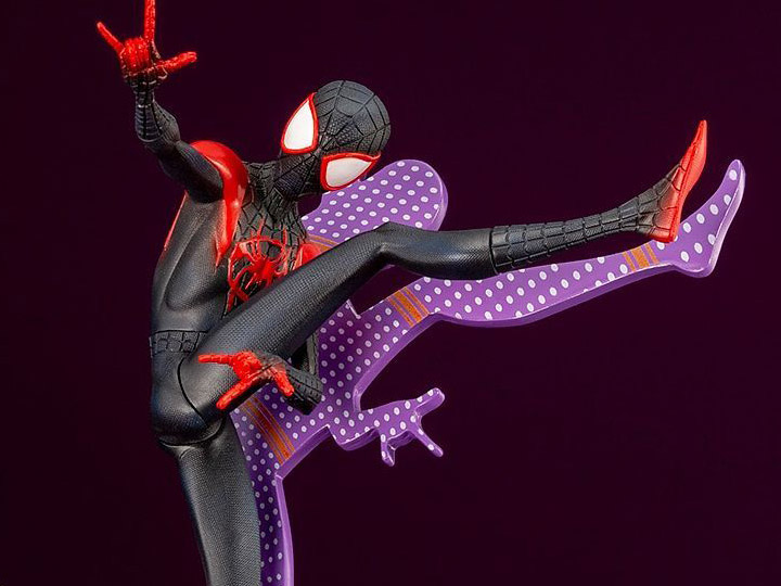Spider-Man: Into the Spider-Verse ArtFX+ Spider-Man (Hero Suit Ver.) Statue Gallery Image 1