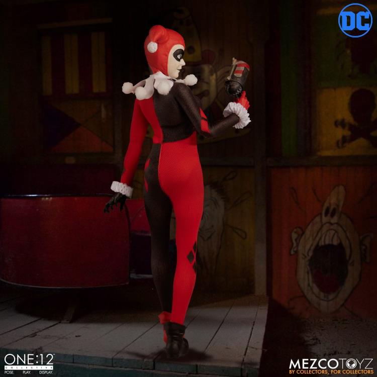 DC Comics One:12 Collective Deluxe Harley Quinn Gallery Image 4