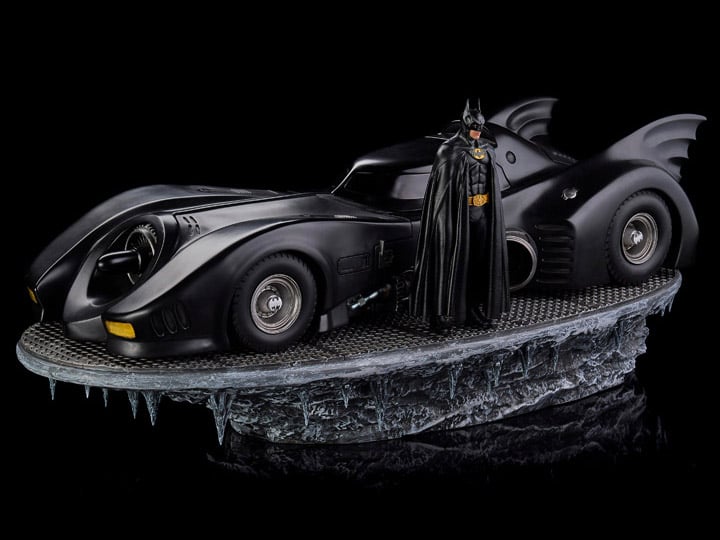 Batman (1989) Batman & Batmobile 1/10 Deluxe Art Scale Limited Edition Statue Gallery Image 1