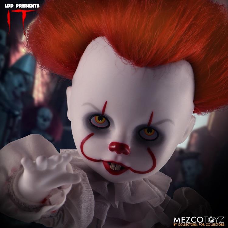 Living Dead Dolls Pennywise (2017) | 10