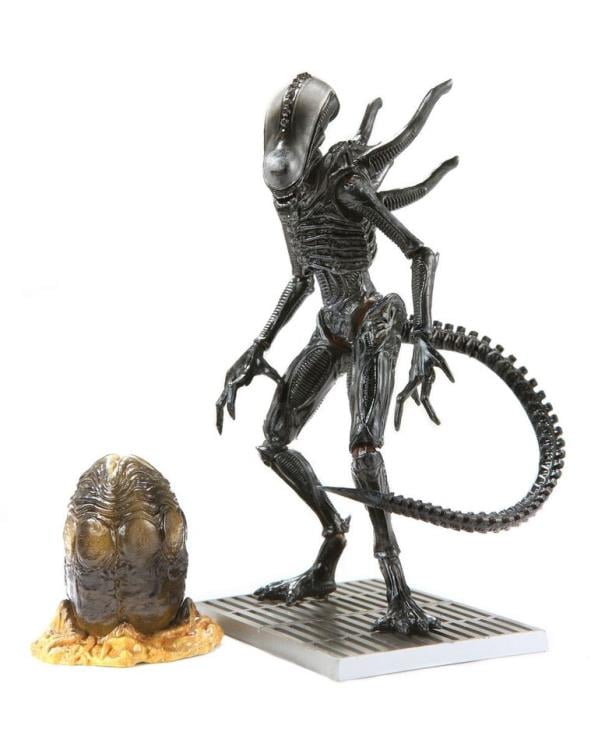 Aliens: Colonial Marines Alien Lurker 1:18 Scale Action Figure Gallery Image 5