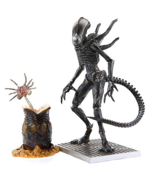 Aliens: Colonial Marines Alien Lurker 1:18 Scale Action Figure Gallery Image 6