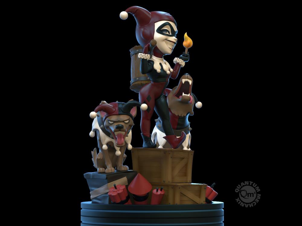 Batman: The Animated Series Q-Fig Remastered Harley Quinn Gallery Image 4